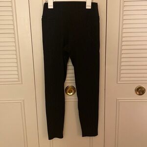 Leggings with “LONDON” detail on the leg!